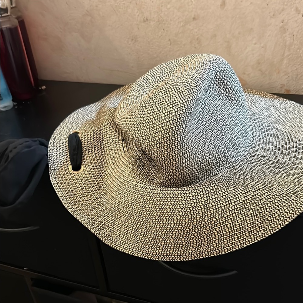 Laundry by Design Black and White Sun Hat